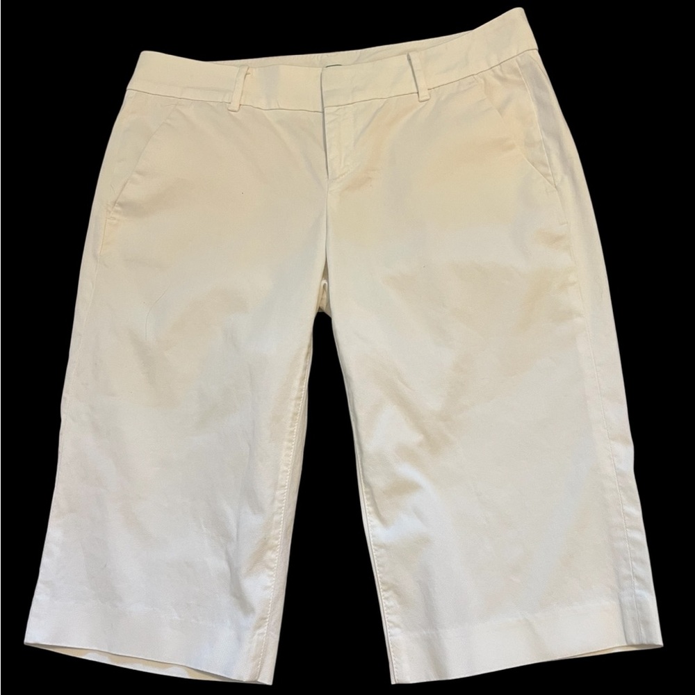 Lilly Pulitzer Palm Beach Fit (15”) Inseam Bermuda Shorts Size 6 in White.
